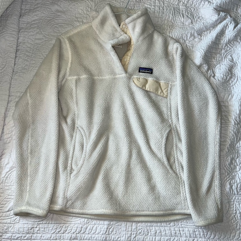 Cream colored PATAGONIA fleece